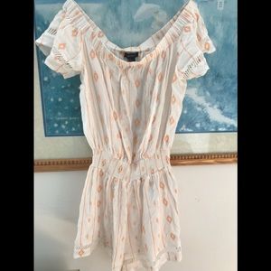 Cute romper never been worn.